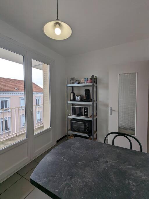 The Place To Be, Parking Gratuit Roanne Exterior foto
