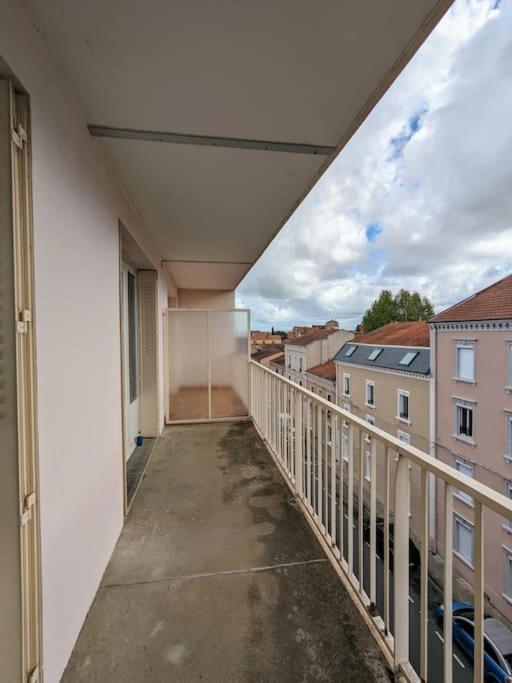 The Place To Be, Parking Gratuit Roanne Exterior foto